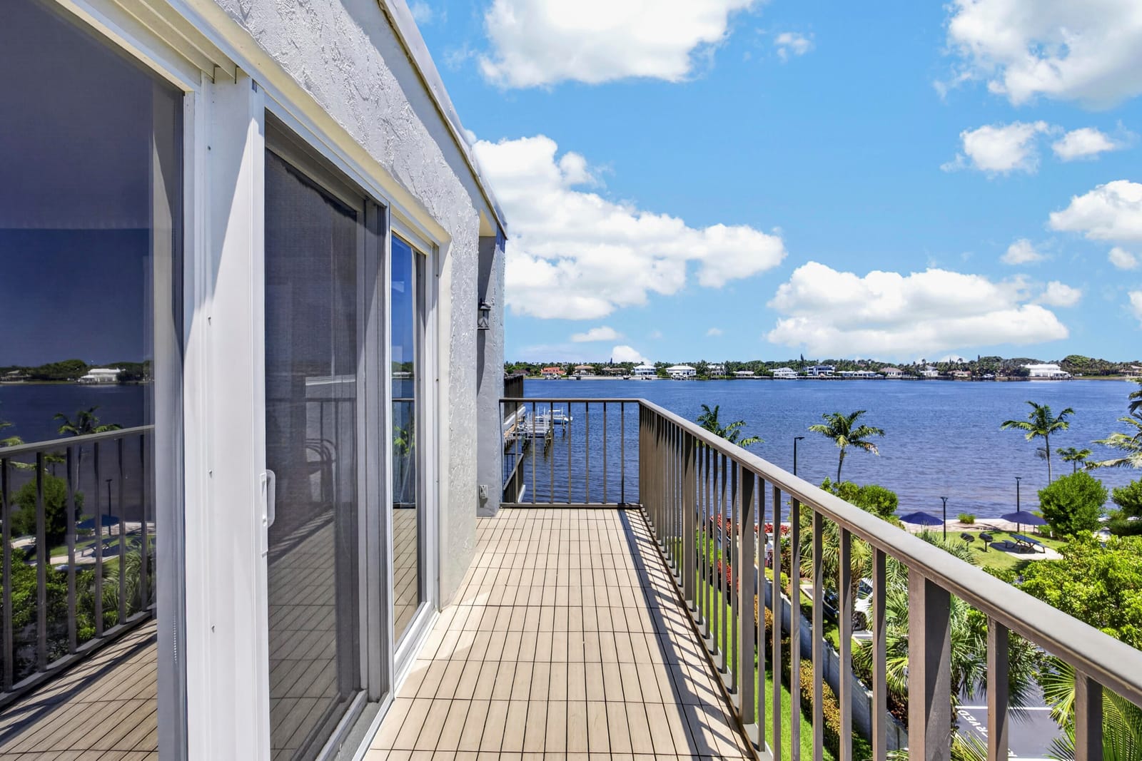 1206 S LAKE Drive 504, Lantana, FL 33462