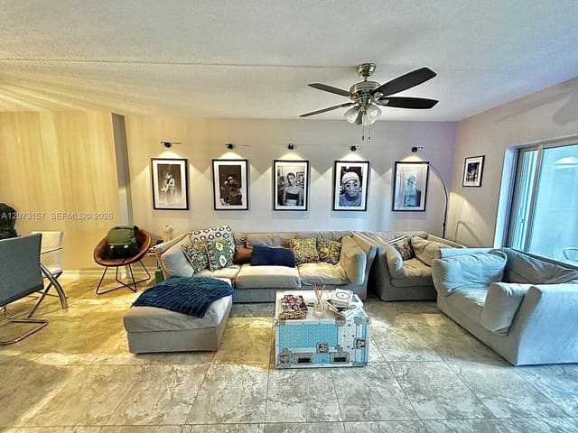 3800 Hillcrest Drive 315, Hollywood, FL 33021