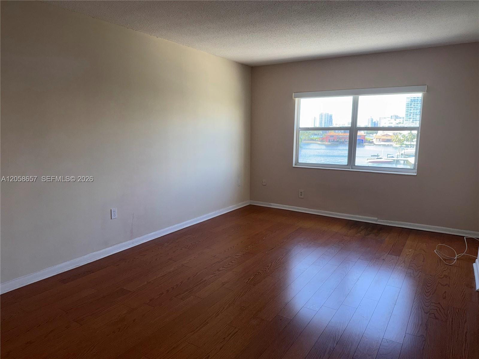 400 Kings Point Drive 311 — photo 5