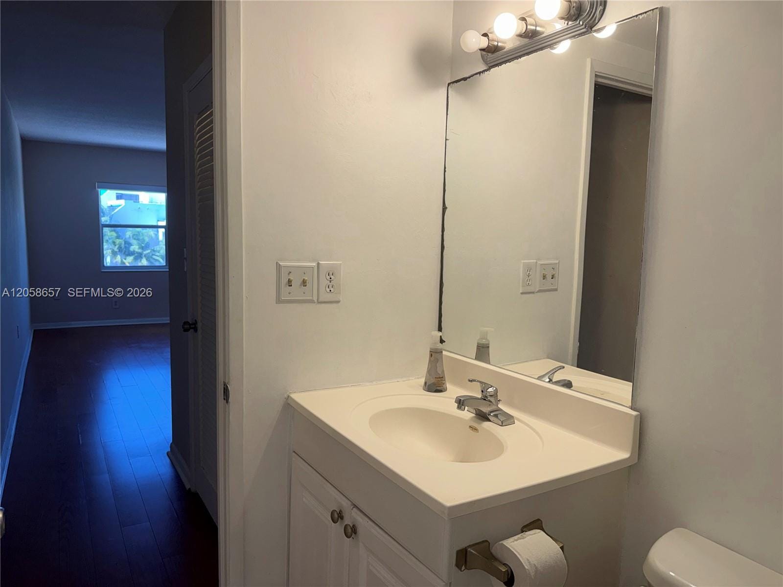 400 Kings Point Drive 311 — photo 7