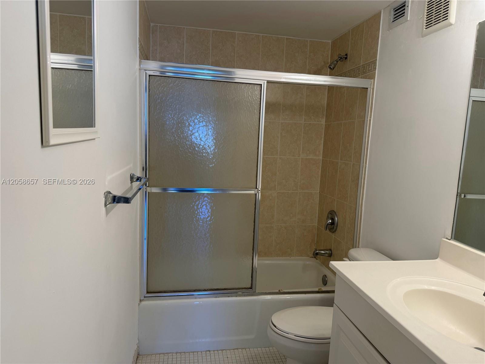 400 Kings Point Drive 311 — photo 9