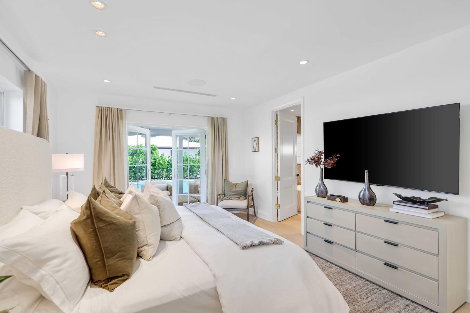 257 Via Linda, Palm Beach, FL 33480 photo 17