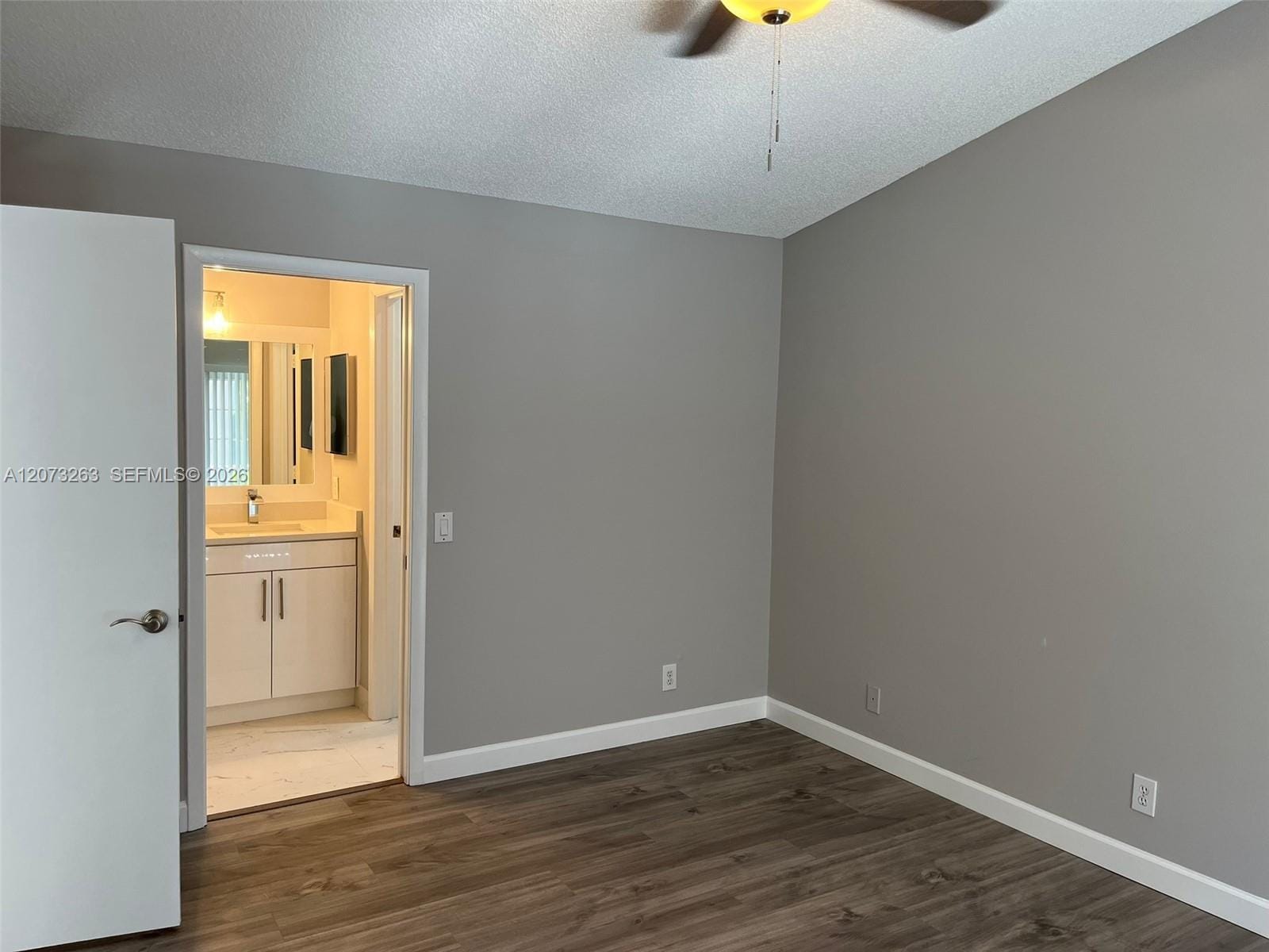 1542 Presidio Drive 1542 — photo 4