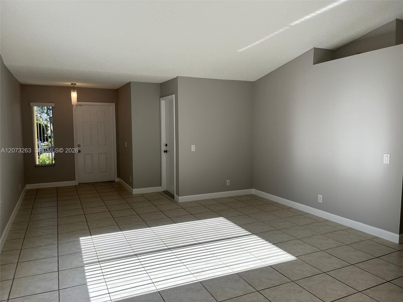 1542 Presidio Drive 1542 — photo 6