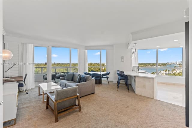 4401 Collins Avenue 915, Fontainebleau, Miami Beach, FL