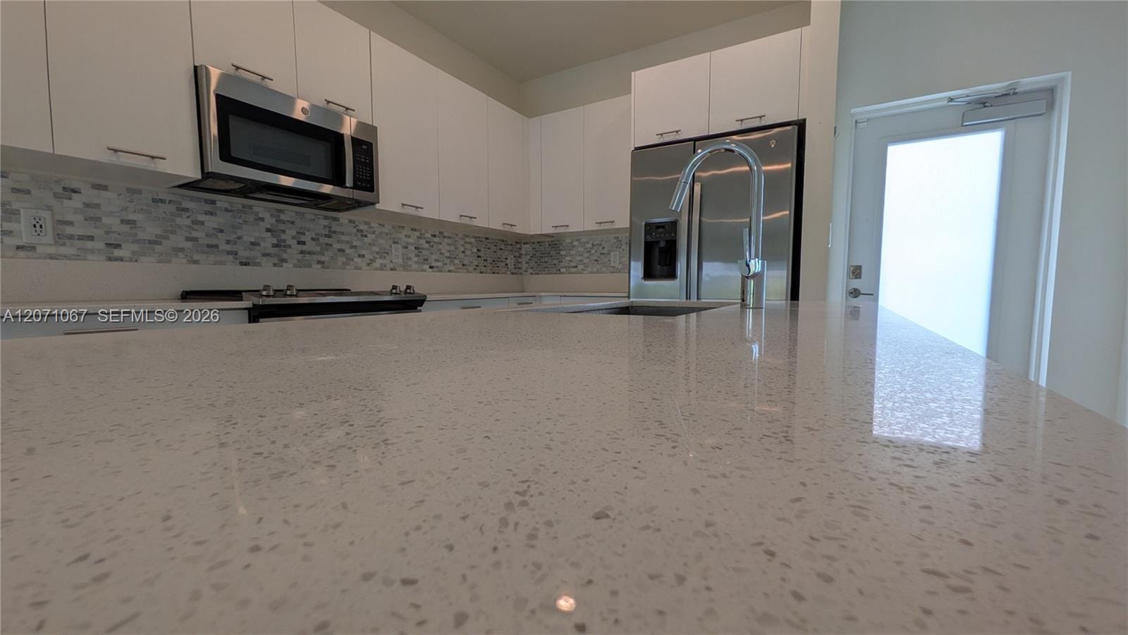 8001 NW 41st Street F-204, Doral, FL 33166 photo 2