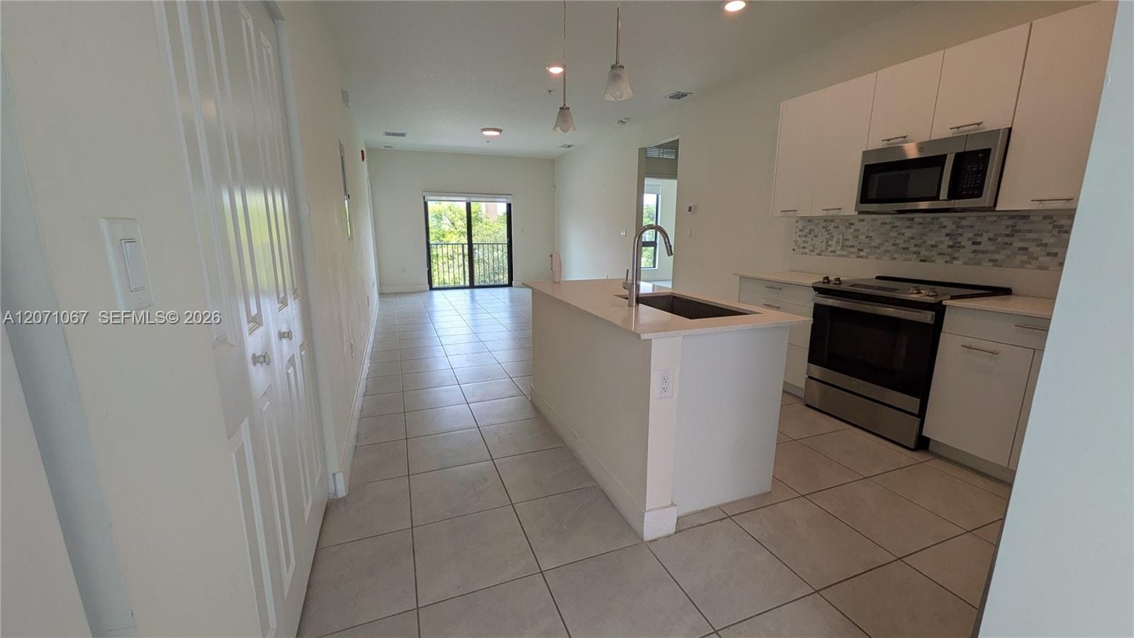 8001 NW 41st Street F-204, Doral, FL 33166 photo 5
