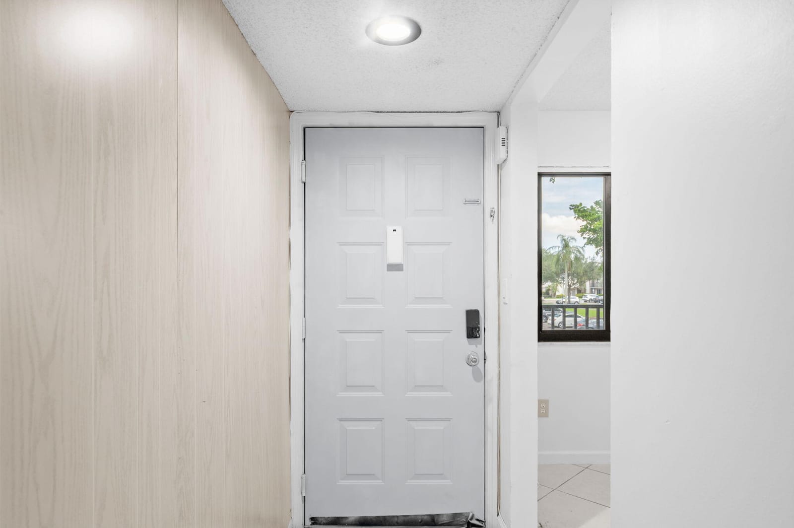10837 W CLAIRMONT Circle 208 — photo 4
