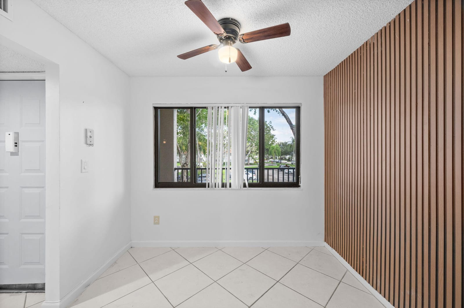 10837 W CLAIRMONT Circle 208 — photo 5