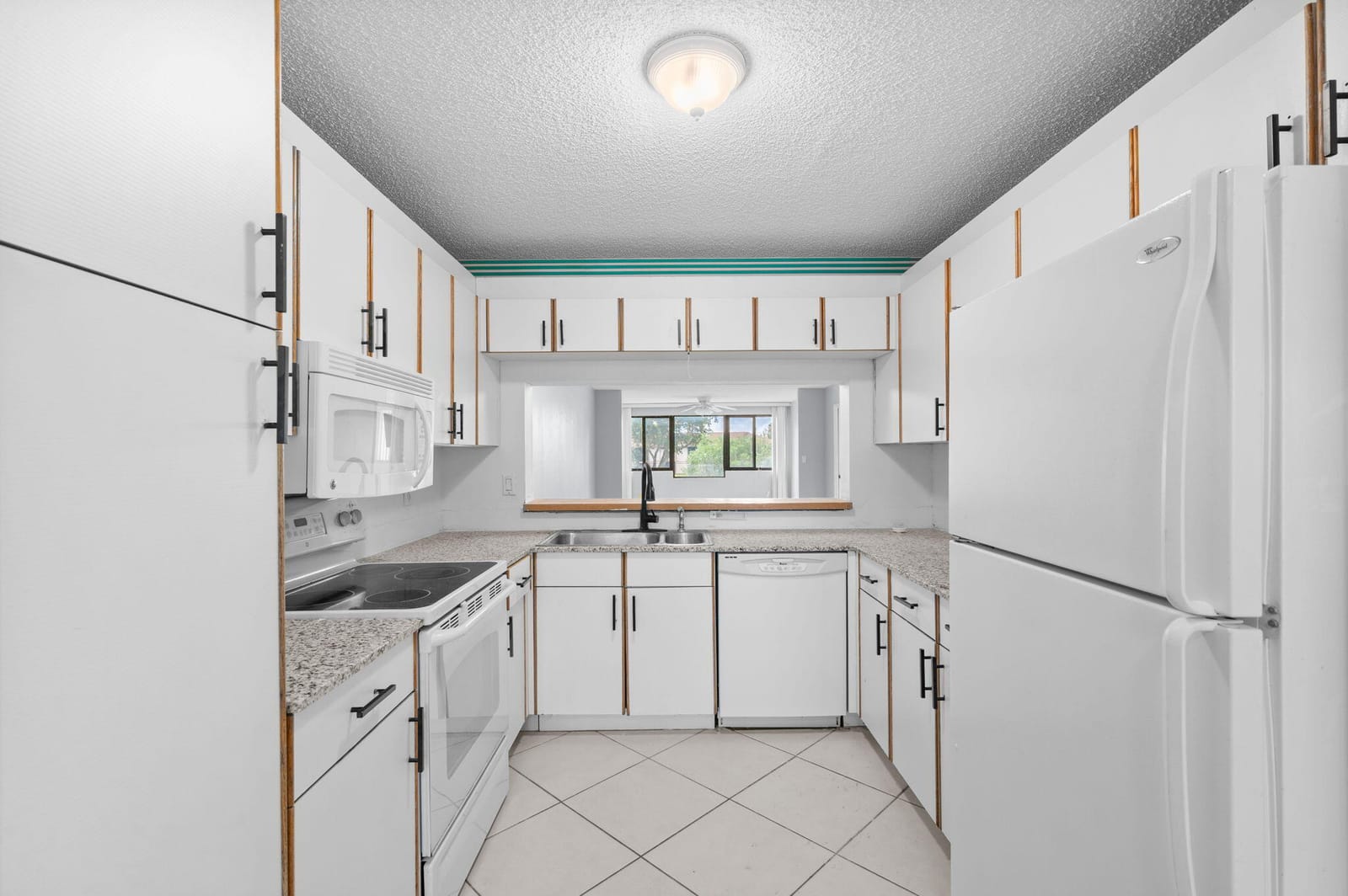 10837 W CLAIRMONT Circle 208 — photo 6