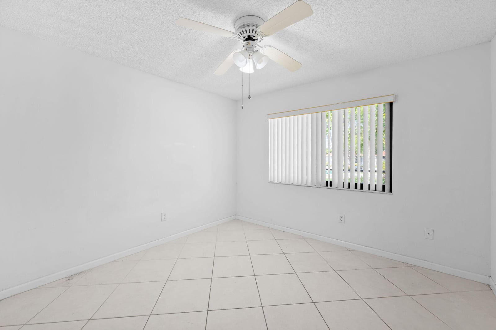 10837 W CLAIRMONT Circle 208 — photo 9