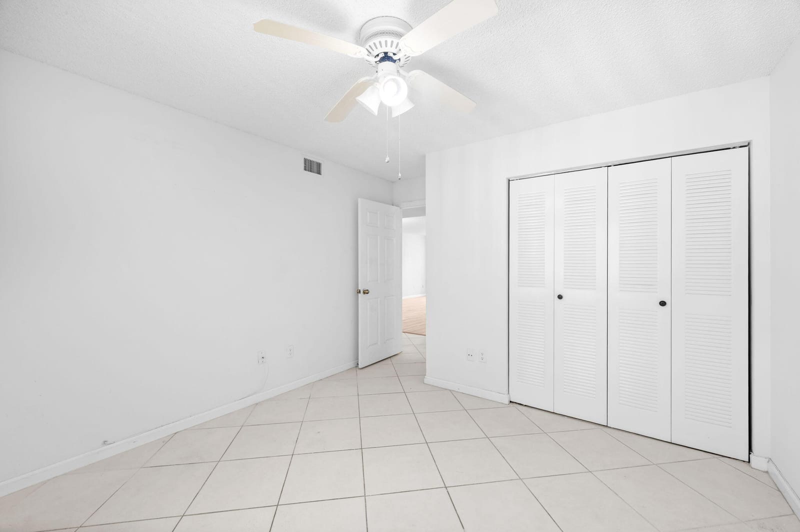 10837 W CLAIRMONT Circle 208 — photo 10