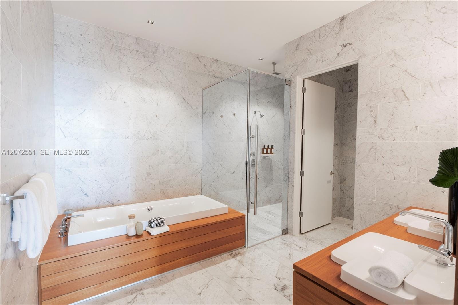2675 S Bayshore Drive 602S — photo 10