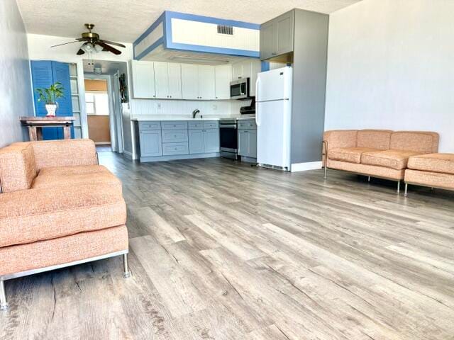 300 OREGON Street 408, Hollywood, FL 33019 photo 8