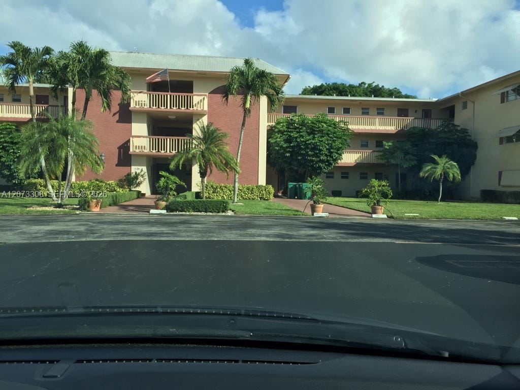 1001 Hillcrest Court 215, Hollywood, FL 33021