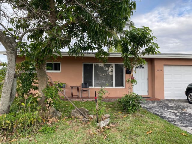 2745 NW 69th Avenue, Sunrise, FL 33313