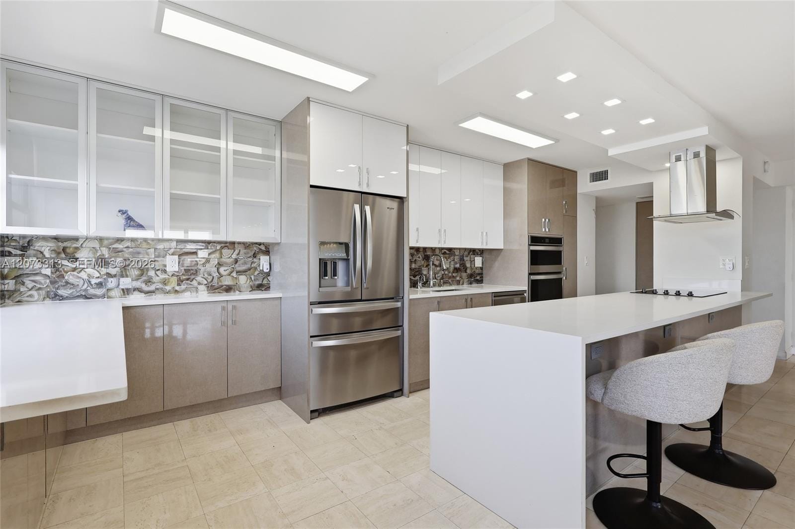 250 174th Street 2004, Sunny Isles Beach, FL 33160 photo 2