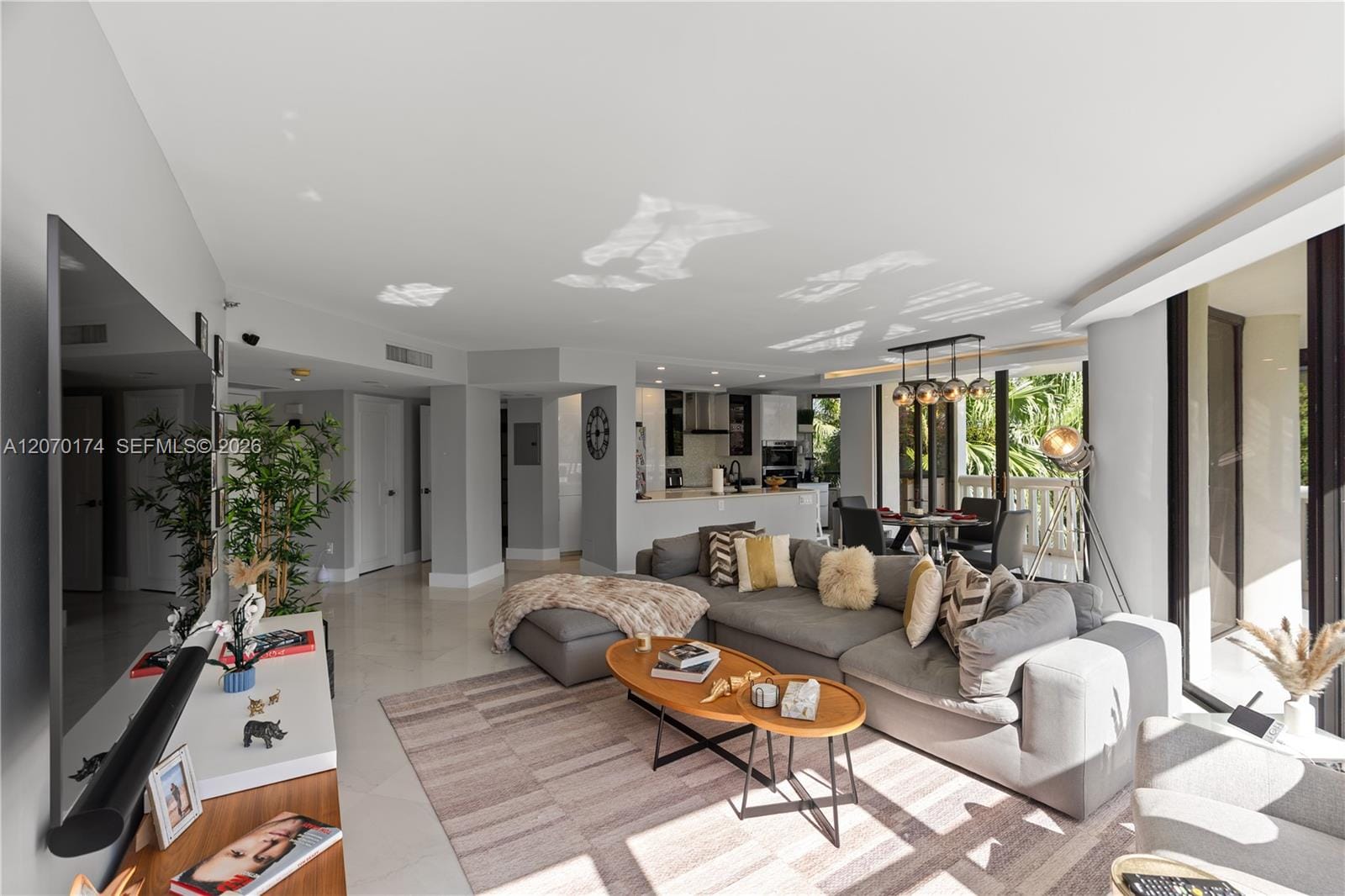 1000 W Island Boulevard 202, Aventura, FL 33160 photo 2