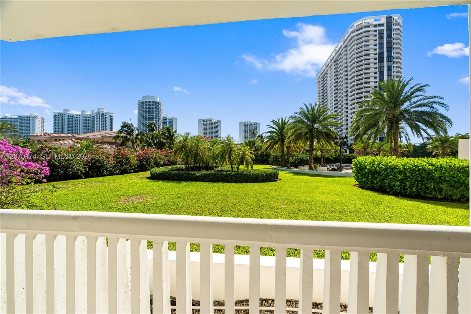 1000 W Island Boulevard 202, Aventura, FL 33160 photo 12