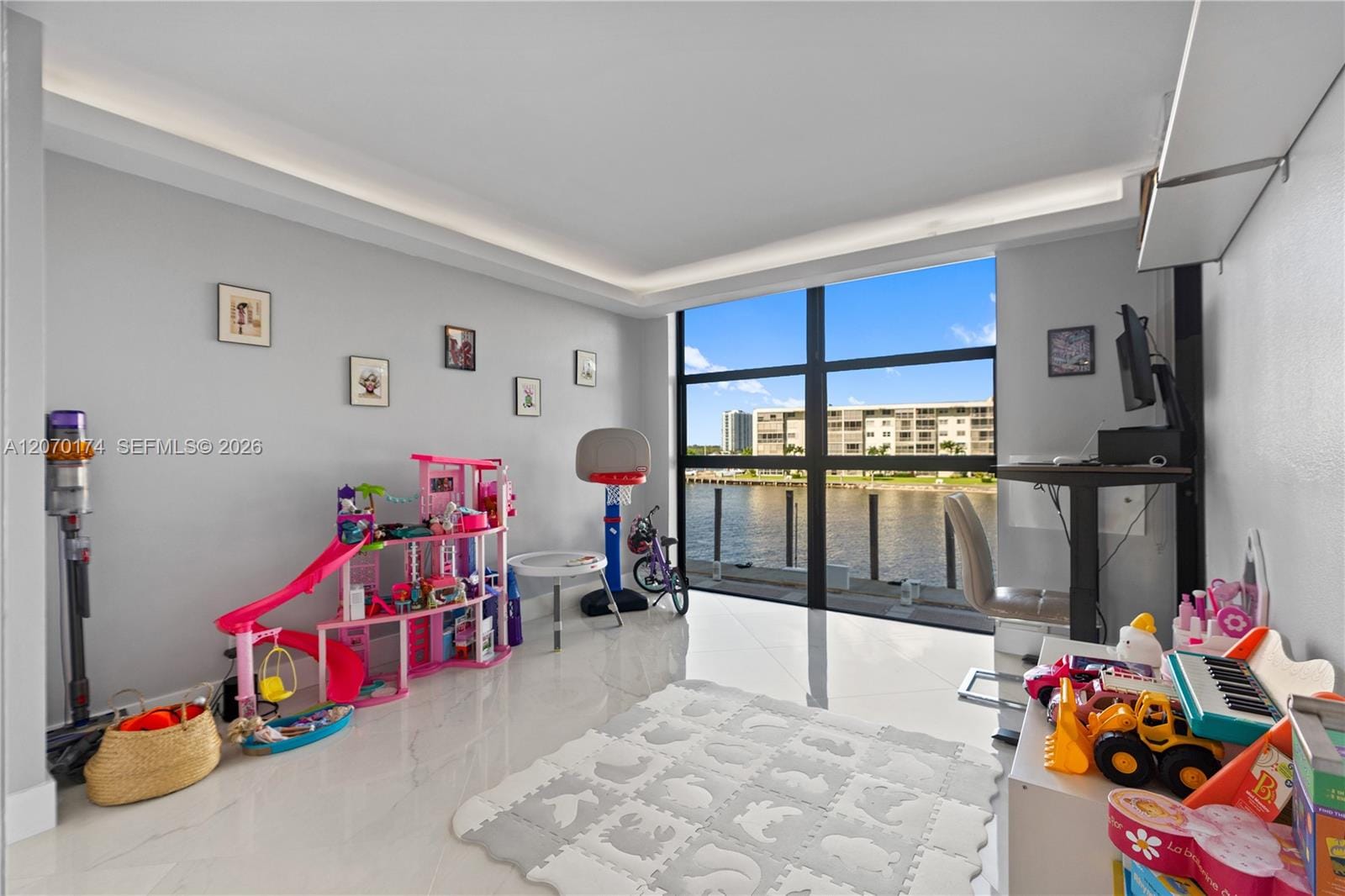 1000 W Island Boulevard 202, Aventura, FL 33160 photo 20