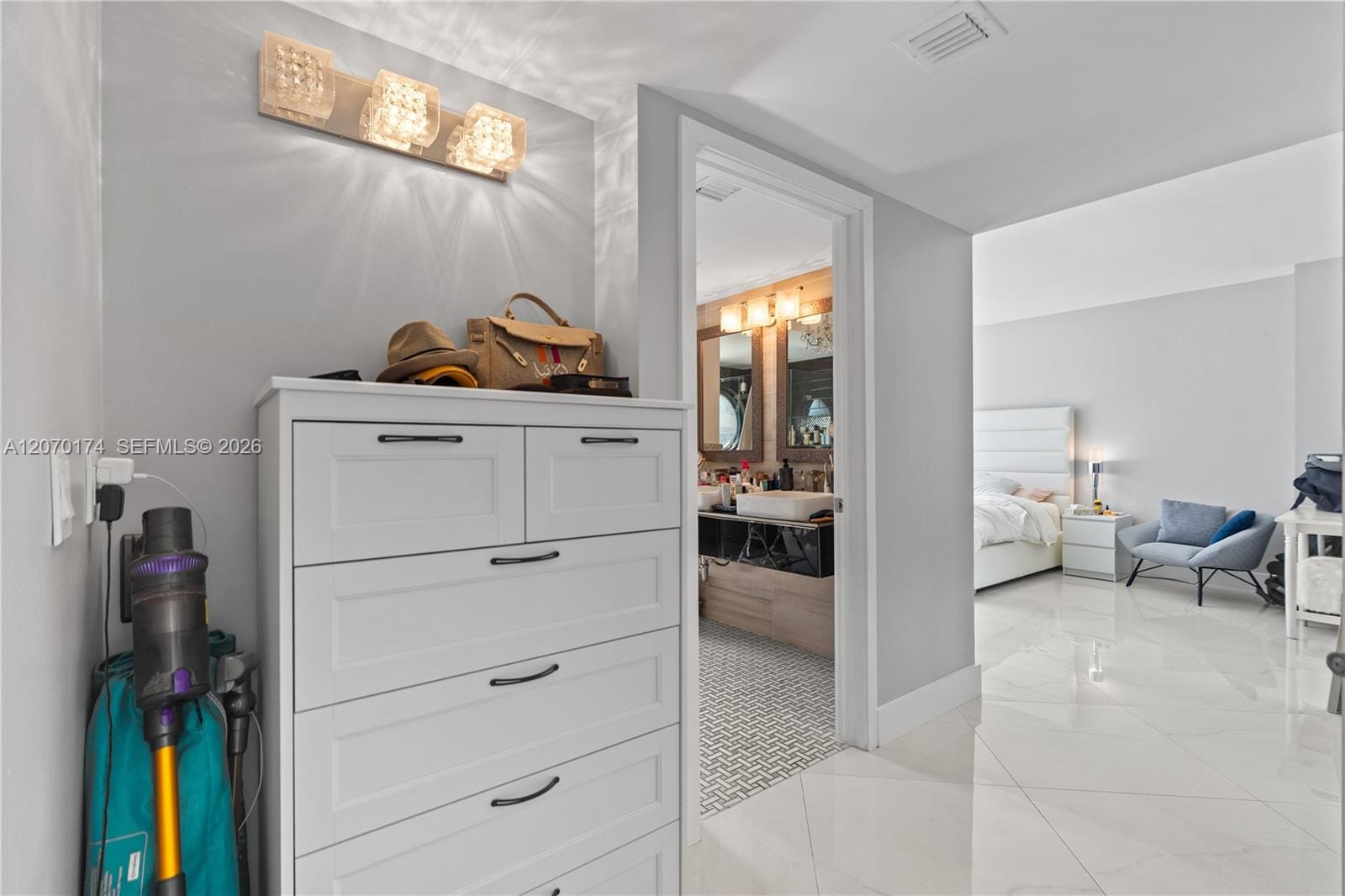 1000 W Island Boulevard 202, Aventura, FL 33160 photo 25