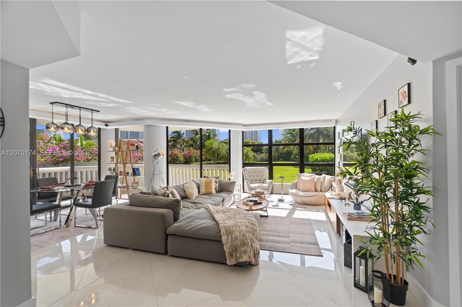 1000 W Island Boulevard 202, Aventura, FL 33160 photo 4