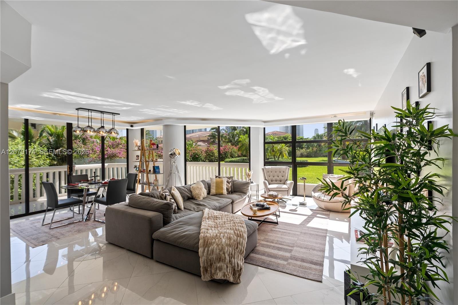 1000 W Island Boulevard 202, Aventura, FL 33160