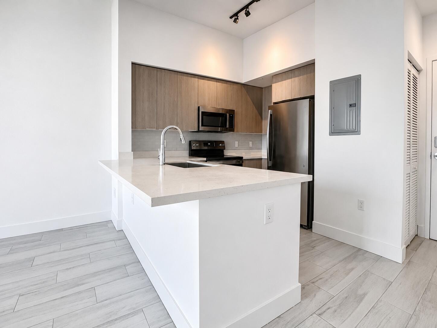 601 E Dania Beach Boulevard 1008 — photo 2