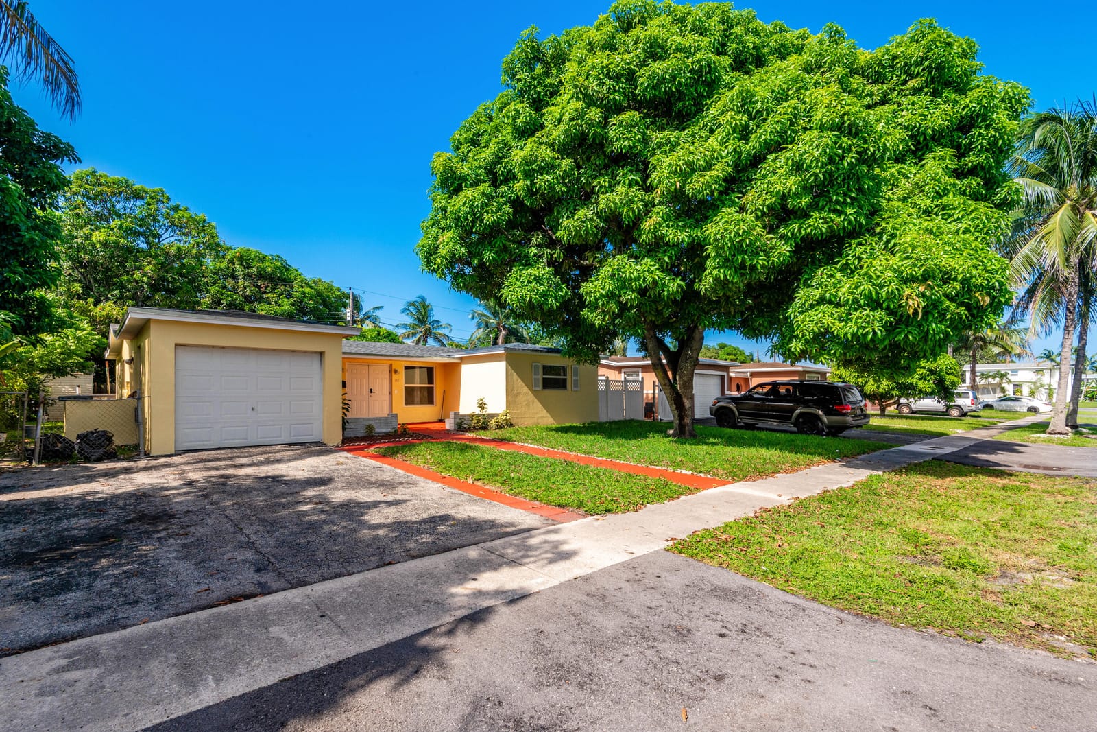3611 NW 40TH Court — photo 1