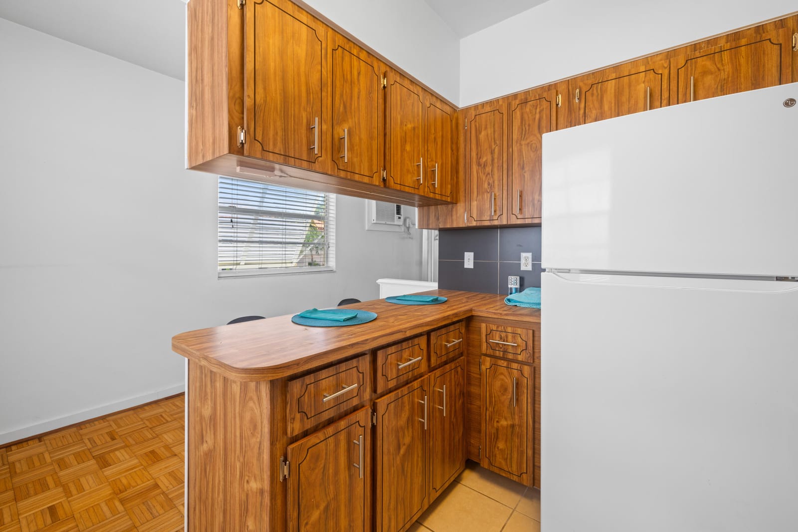 172 N COUNTY Road 2, Palm Beach, FL 33480 photo 6