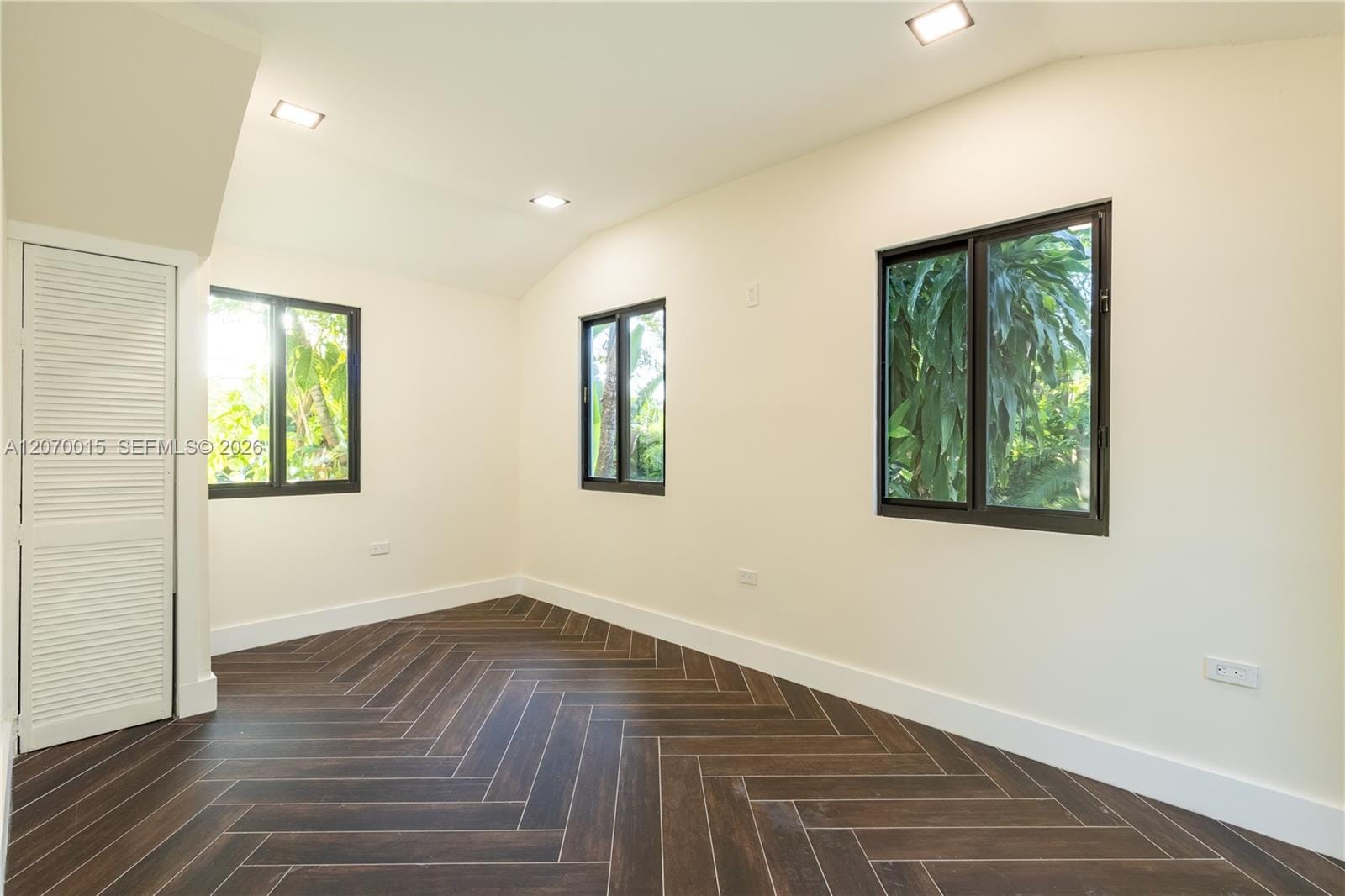 10901 NE 3rd Avenue, Miami, FL 33161 photo 20
