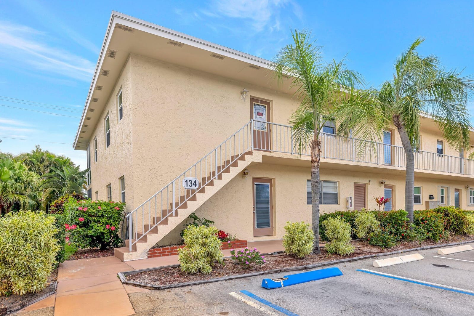 2950 SE OCEAN Boulevard 134-5, Stuart, FL 34996