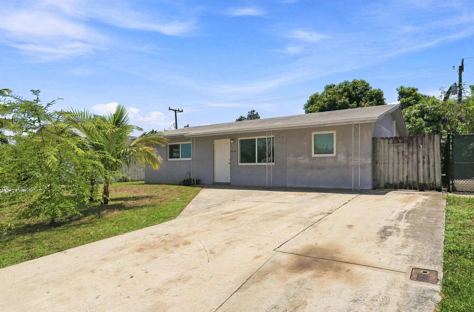 1010 Pinetree Drive, Lantana, FL 33462 photo 1
