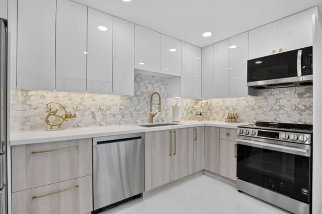 7847 Lakeside Boulevard 1021, Boca Raton, FL 33434