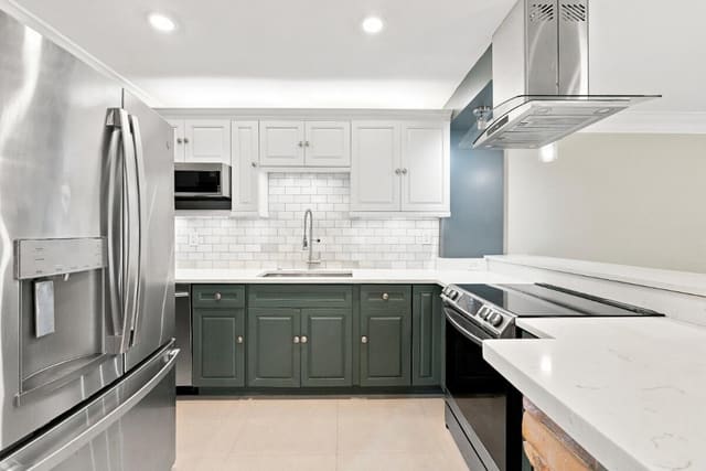 3017 N Oakland Forest Drive 102, Oakland Park, FL 33309