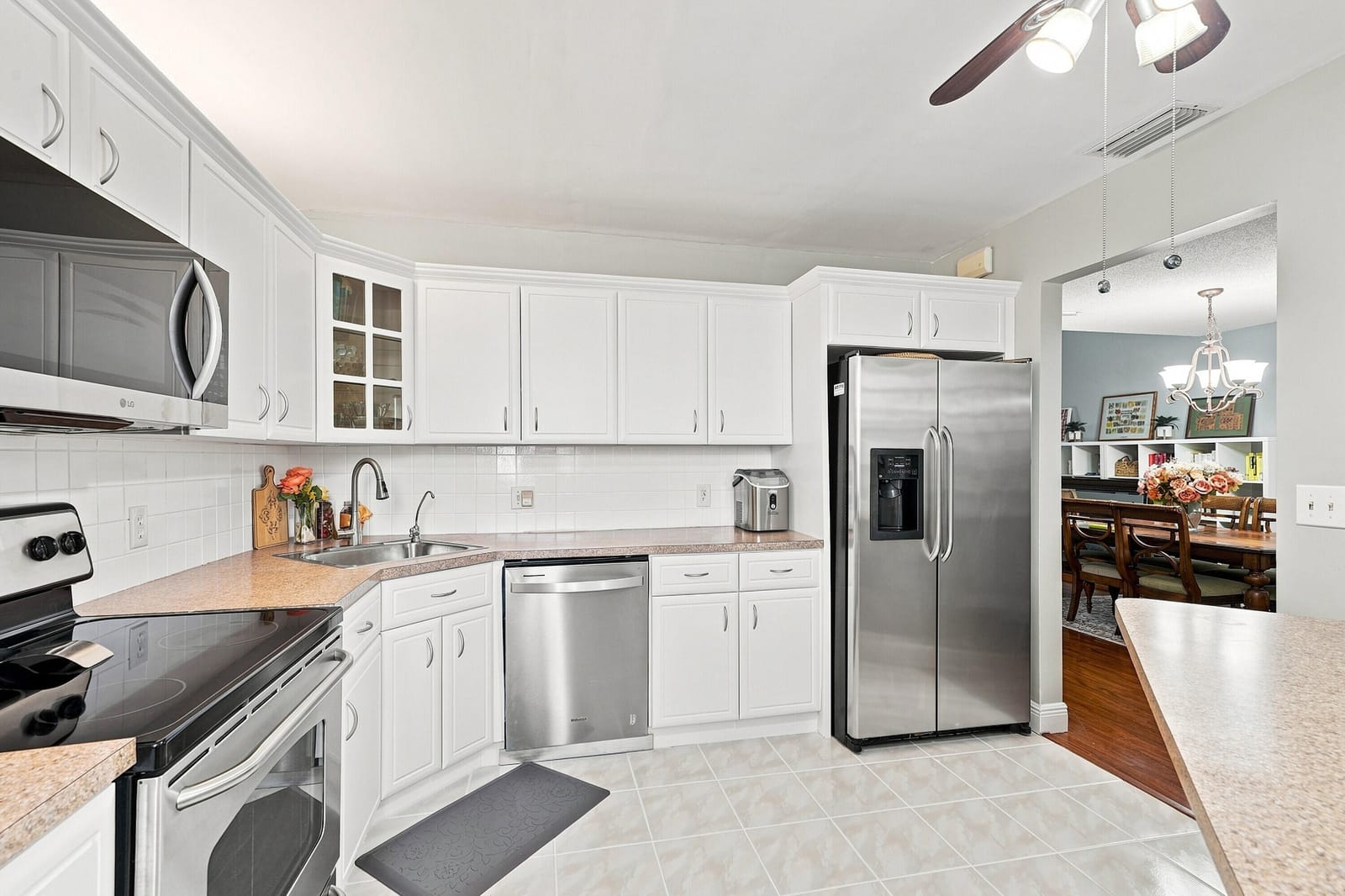 4111 CORAL TREE Circle 321, Coconut Creek, FL 33073