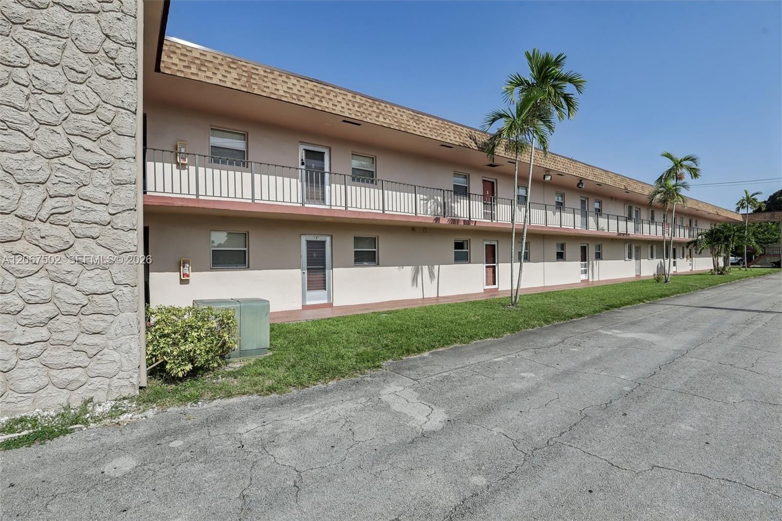 200 Bonnie Boulevard 128, Palm Springs, FL 33461