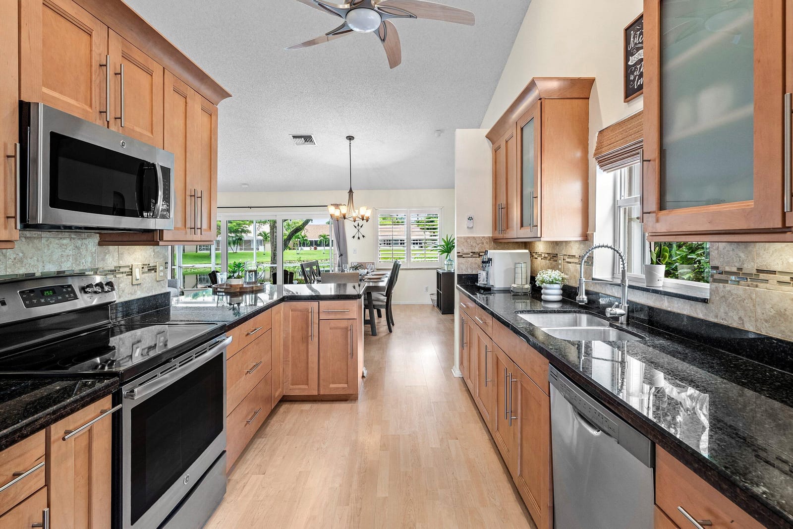 5554 GRANDE PALM Circle, Delray Beach, FL 33484 photo 8
