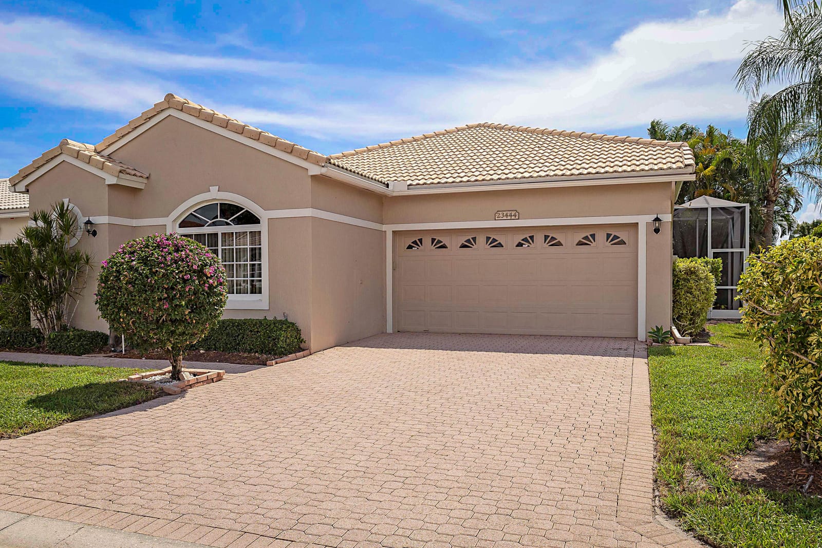 23444 Alzira Circle — photo 2