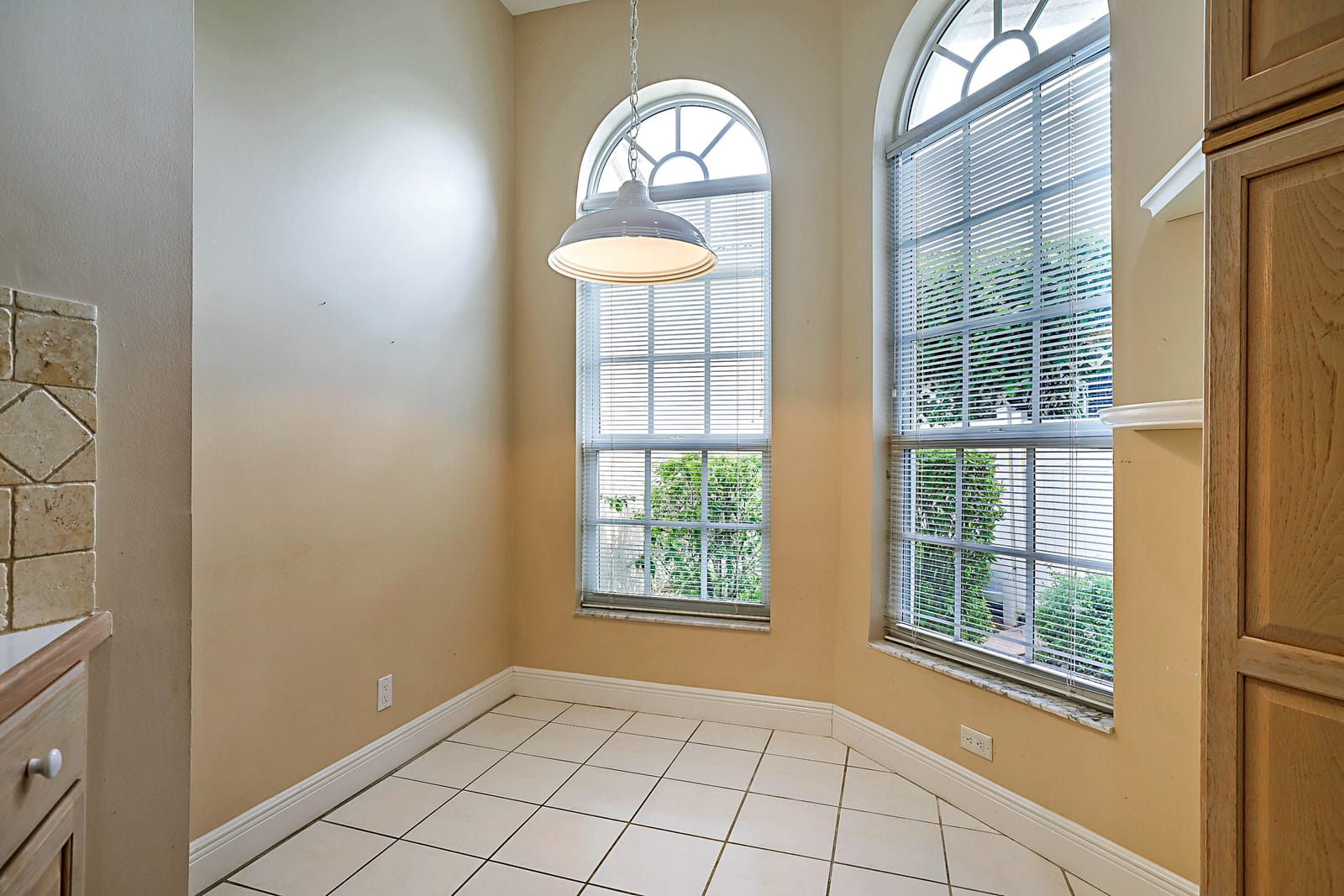 23444 Alzira Circle — photo 9