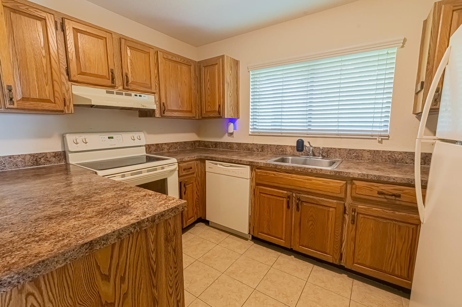 1566 SE Dewberry Court, Port St. Lucie, FL 34952 photo 9