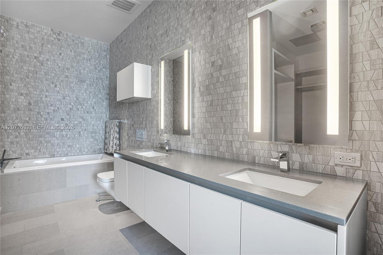 88 SW 7th Street 4006, Miami, FL 33130 photo 15