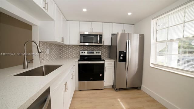 4291 NW 9th Avenue 101, Deerfield Beach, FL 33064