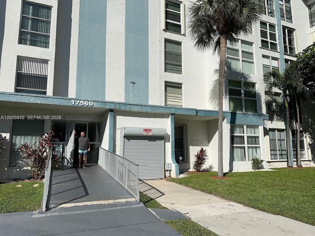 17560 Atlantic Boulevard 405, Sunny Isles Beach, FL 33160
