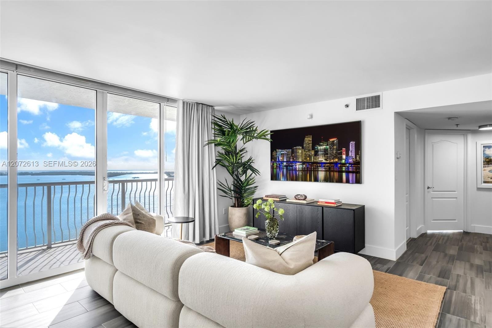 1200 Brickell Bay Drive 2501, Miami, FL 33131 photo 18