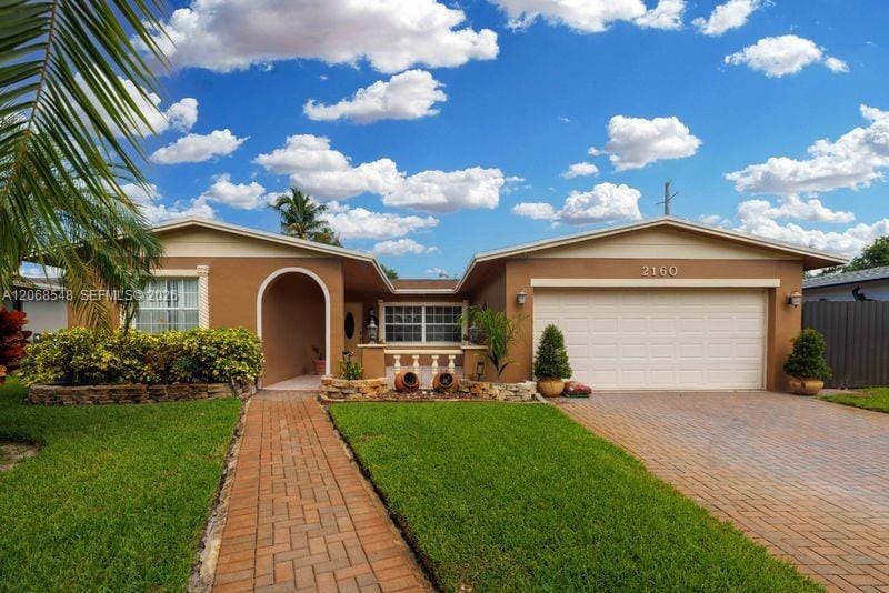 2160 NW 91st Terrace, Pembroke Pines, FL 33024