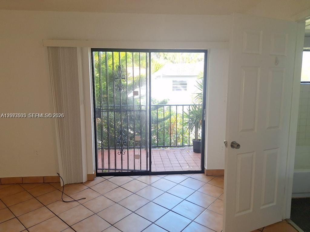 12120 NE 6th Avenue 9 — photo 7