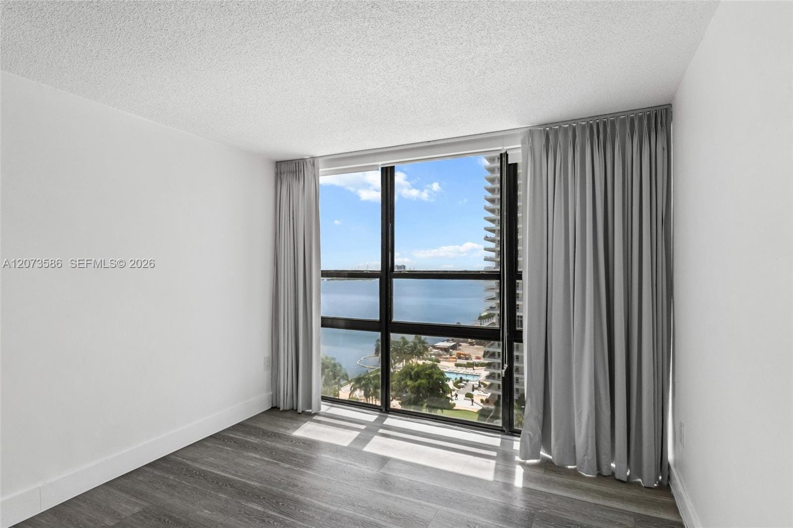 600 NE 36th Street 1404 — photo 10