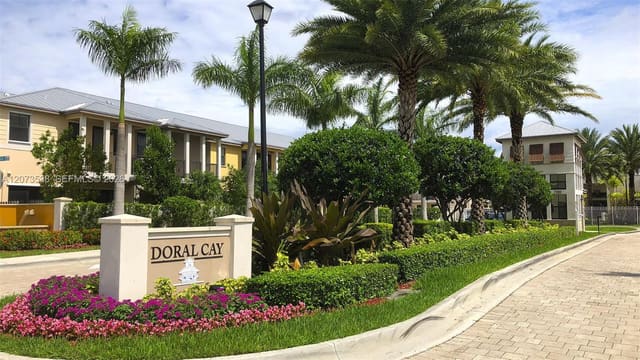 5930 NW 104th Path, Doral Cay, Doral, FL
