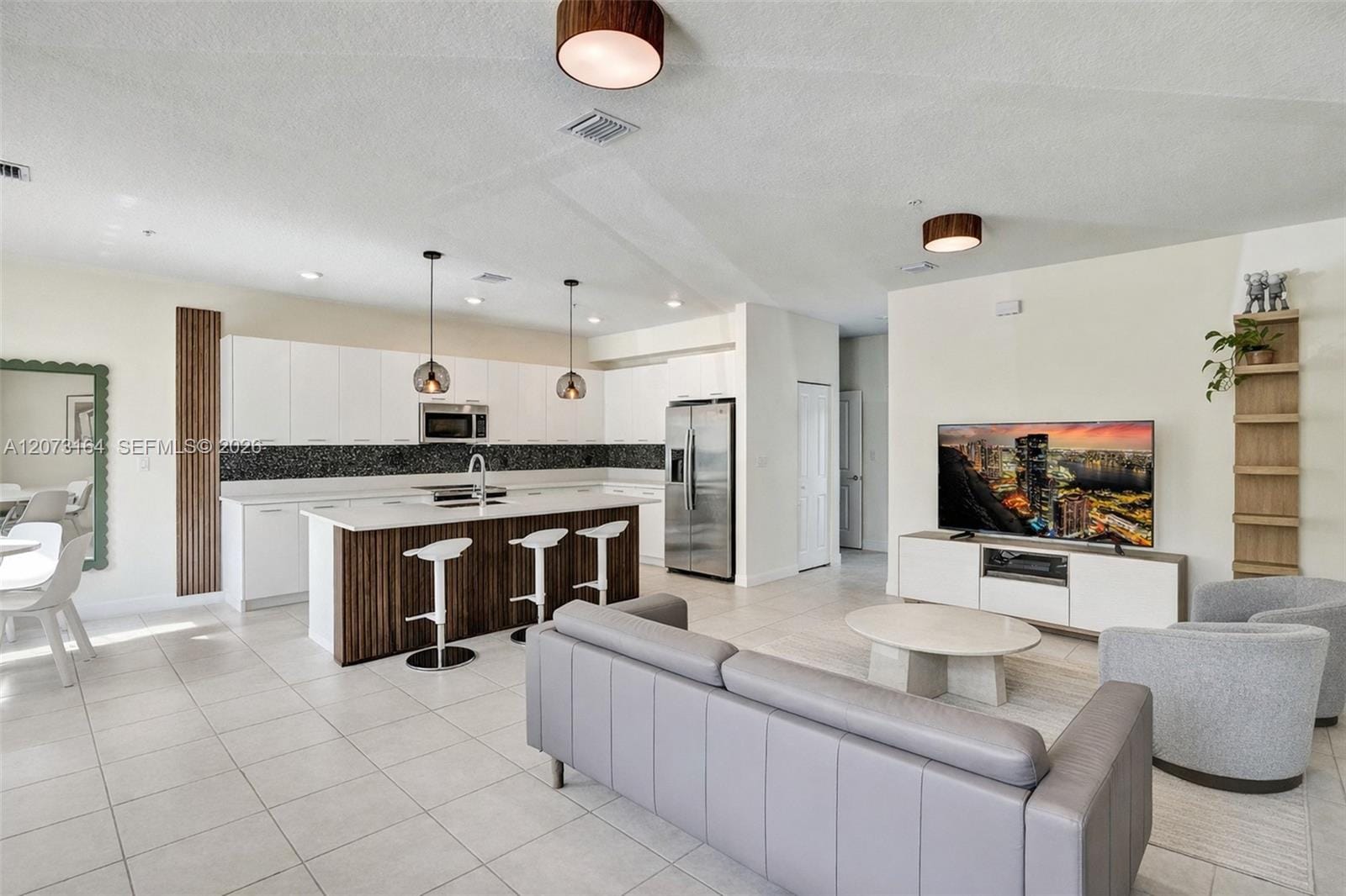 8001 NW 41st Street F-109, Doral, FL 33166 photo 2